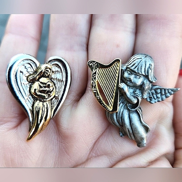 CAMCO Two Tone Mixed Metal Angel With Child And Angel With Harp Clutch Pins - Picture 1 of 5